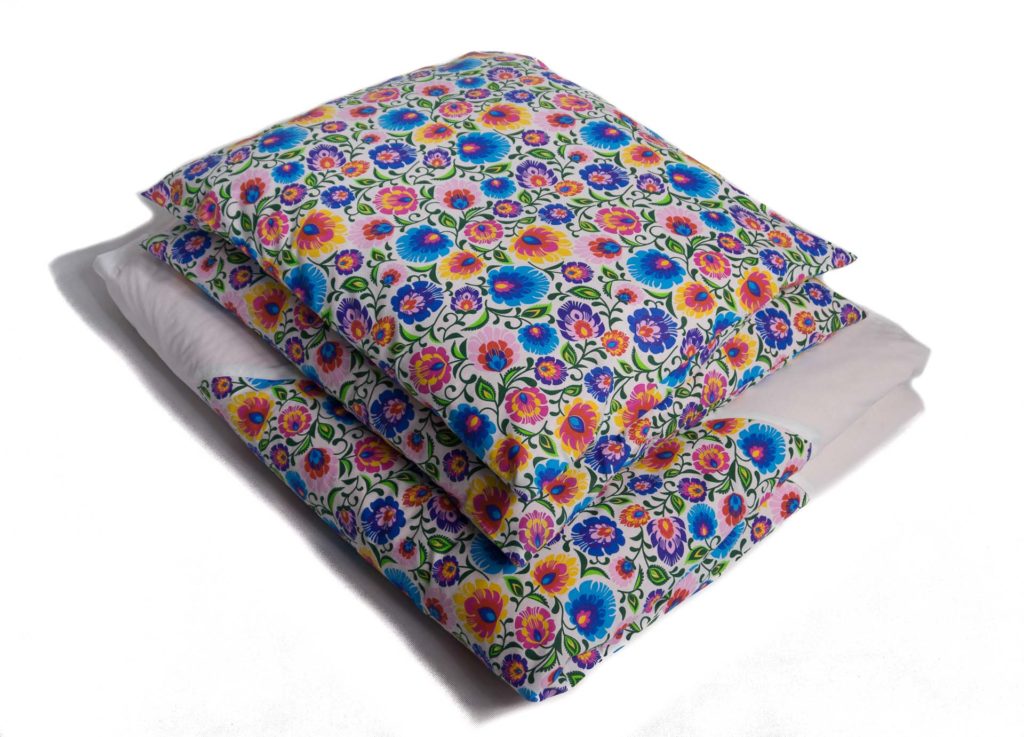 prezent-na-wesele-posciel-handmade-z-okienkiem