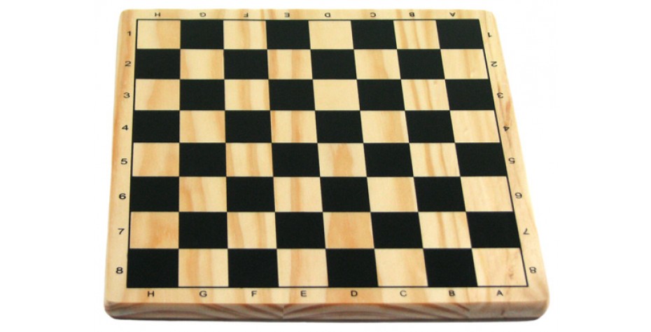 preznet-na-komunie-dla-dziecka-szachy