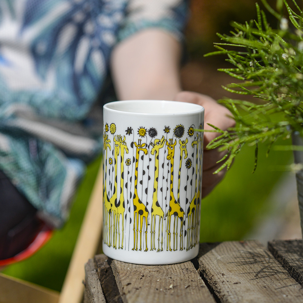 fajny-kubek-na-prezent-zyrafy-ilustris