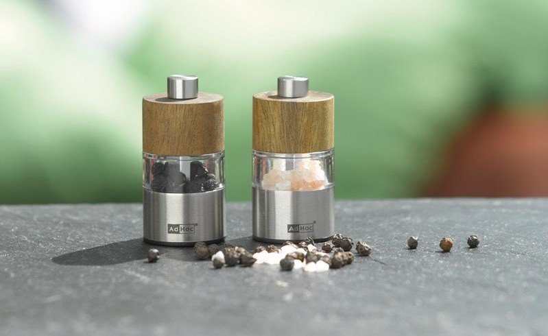 co-kupic-na-parapetowke-maly-mlynek-do-pieprzu-i-soli-dawid-adhoc