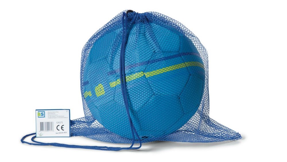 pilka-do-nogi-dla-chlopca-buiten-speel-z-siatka