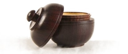 perfumy-w-balsamie-w-szkatulce-z-drzewa-rozanego-song-of-india-naturalne
