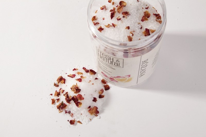 sol-do-kapieli-z-roza-i-cytryna-naturalna